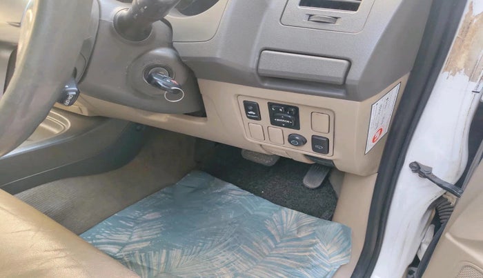 2012 Toyota Fortuner 3.0 4X2 AT, Diesel, Automatic, 75,812 km, interior