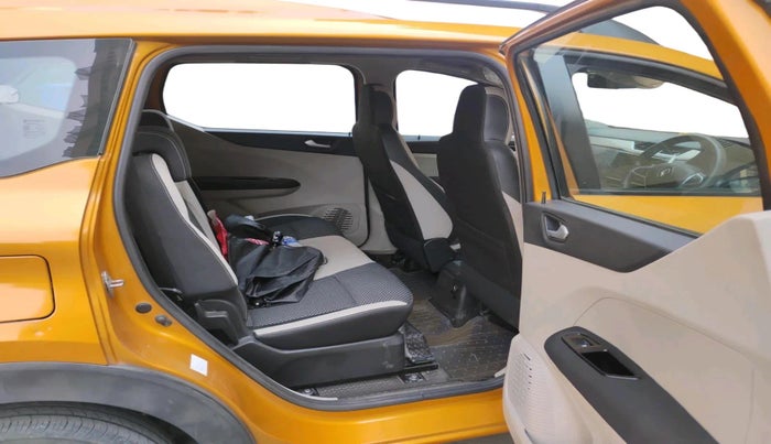 2020 Renault TRIBER RXZ AMT, Petrol, Automatic, 40,508 km, interior