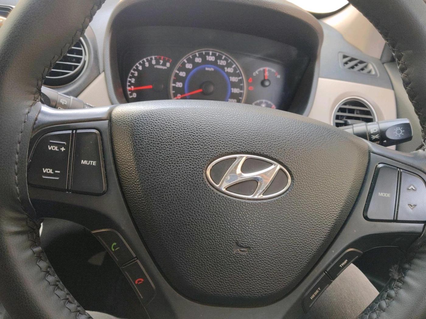 2015 Hyundai Grand i10 ASTA AT 1.2 KAPPA VTVT, Petrol, Automatic, 38,576 km, interior