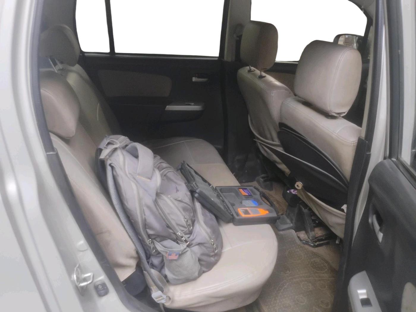 2013 Maruti Wagon R 1.0 VXI, Petrol, Manual, 67,026 km, interior