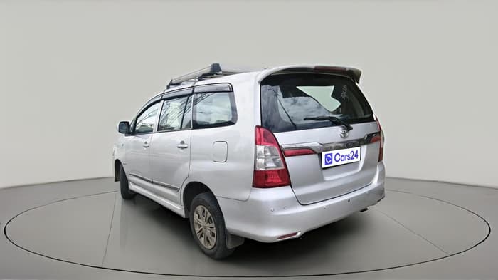 2012 Toyota Innova GX 2.5 8 STR, Diesel, Manual, 1,51,116 km, exterior