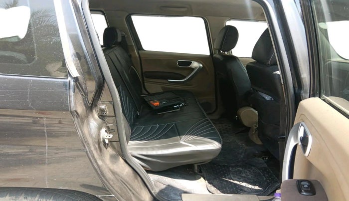 2015 Mahindra TUV300 T8, Diesel, Manual, 1,55,624 km, interior