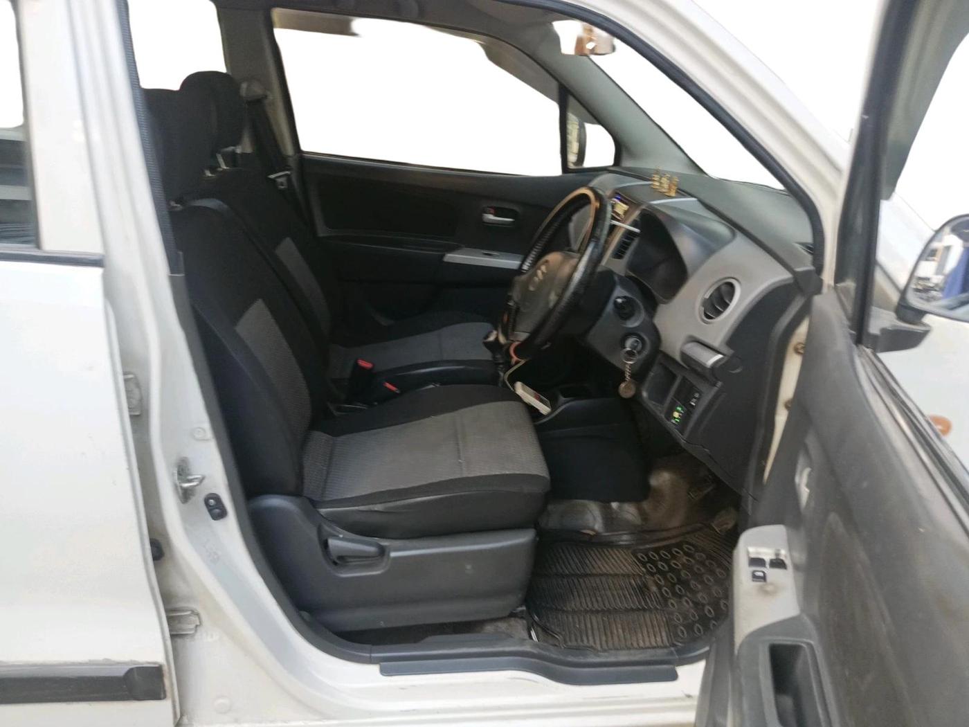 2012 Maruti Wagon R 1.0 LXI CNG, CNG, Manual, 1,53,235 km, interior