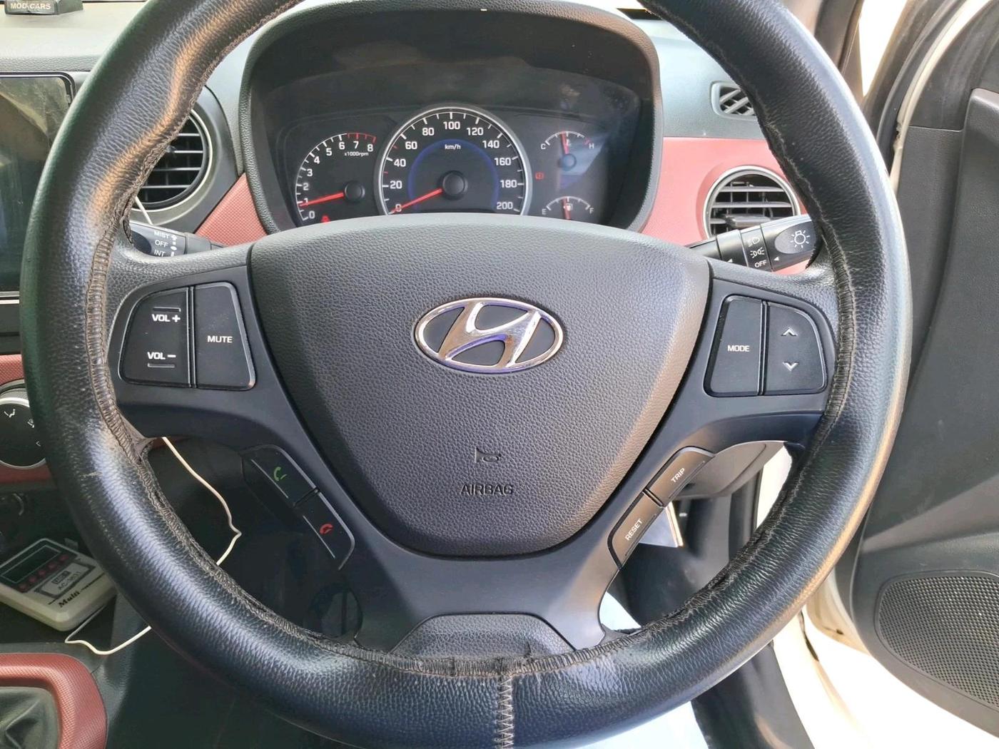 2016 Hyundai Grand i10 1.2 SPORTZ PRIME EDITION VTVT, Petrol, Manual, 20,171 km, interior