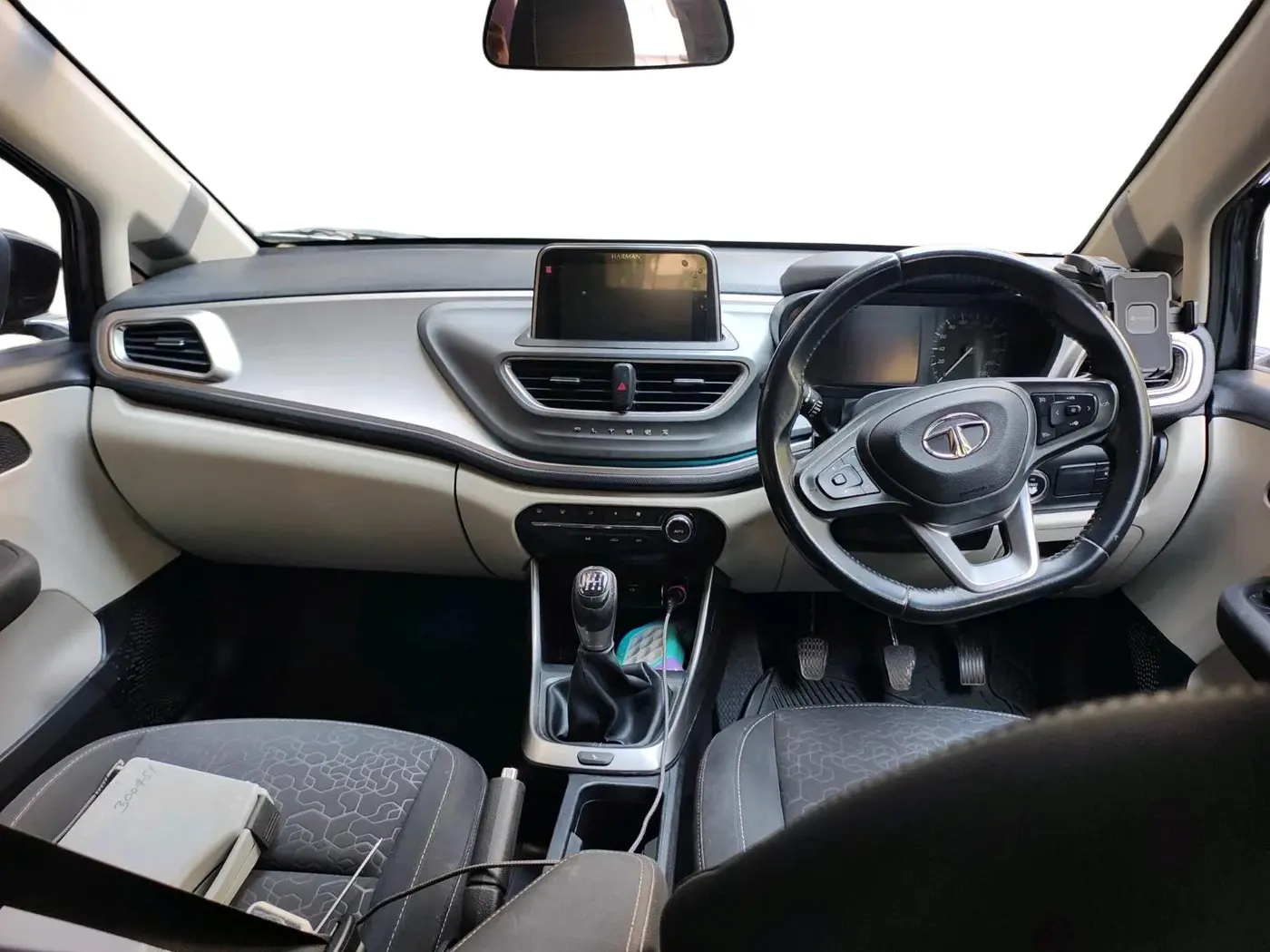 2021 Tata ALTROZ XZ PETROL, Petrol, Manual, 46,557 km, interior