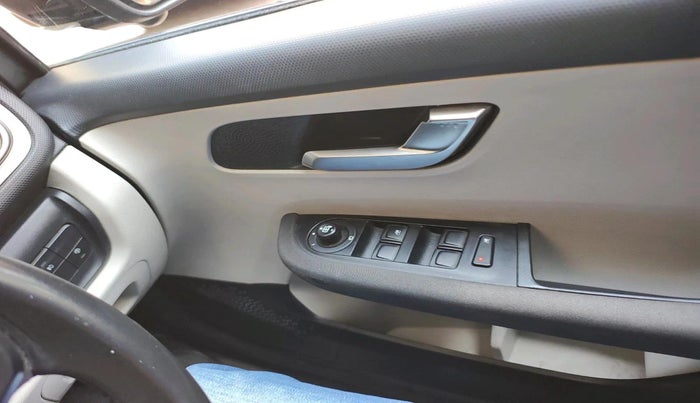 2021 Tata ALTROZ XZ PETROL, Petrol, Manual, 46,557 km, interior