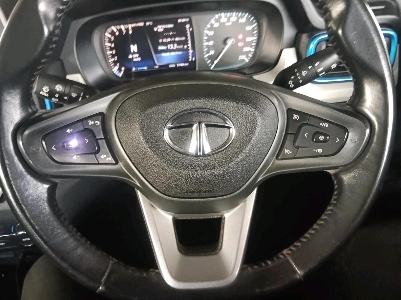 2022 Tata PUNCH CREATIVE  AMT, CNG, Automatic, 71,732 km, interior