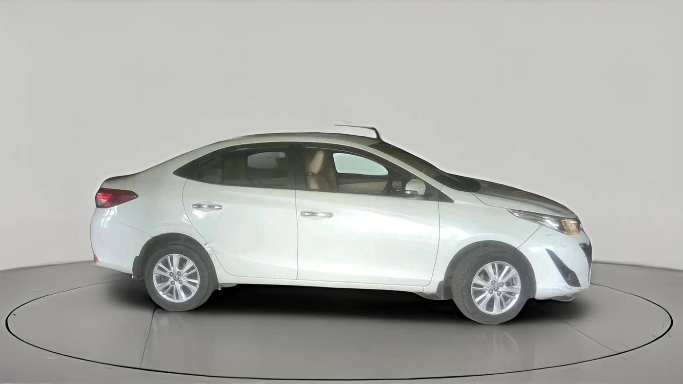 2018 Toyota YARIS VX CVT, Petrol, Automatic, 1,18,492 km, exterior