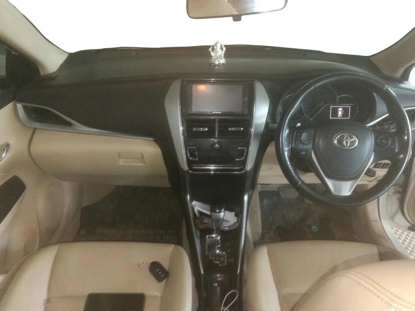 2018 Toyota YARIS VX CVT, Petrol, Automatic, 1,18,492 km, interior