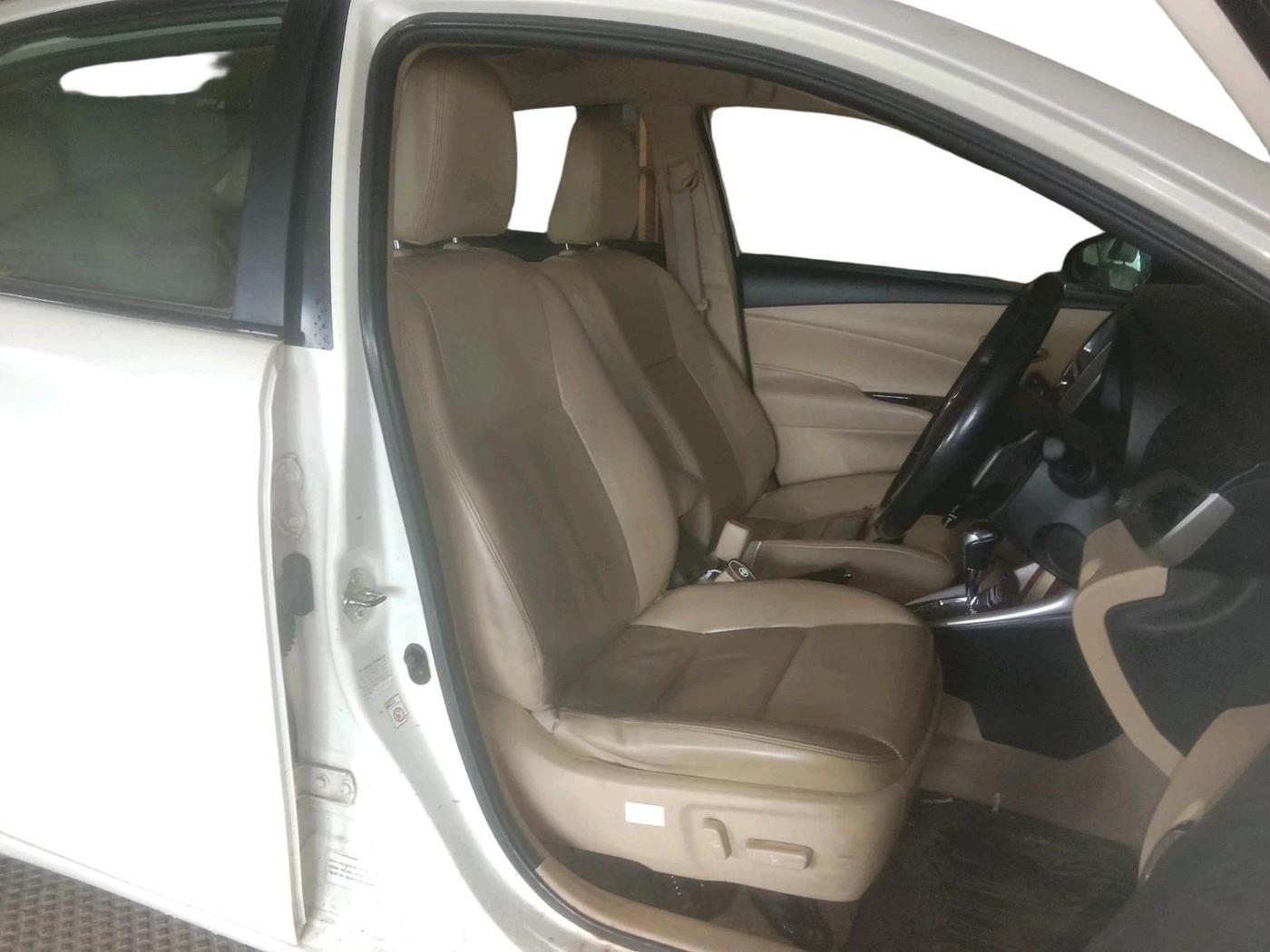 2018 Toyota YARIS VX CVT, Petrol, Automatic, 1,18,492 km, interior