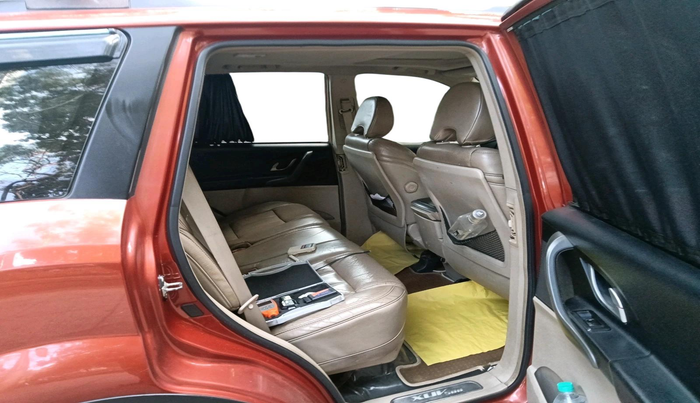 2015 Mahindra XUV500 W10, Diesel, Manual, 1,27,046 km, interior