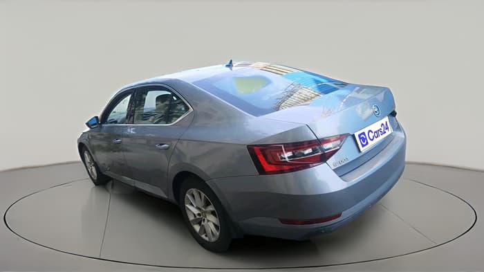 2016 Skoda Superb L&K 1.8 TSI AT, Petrol, Automatic, 1,13,283 km, exterior