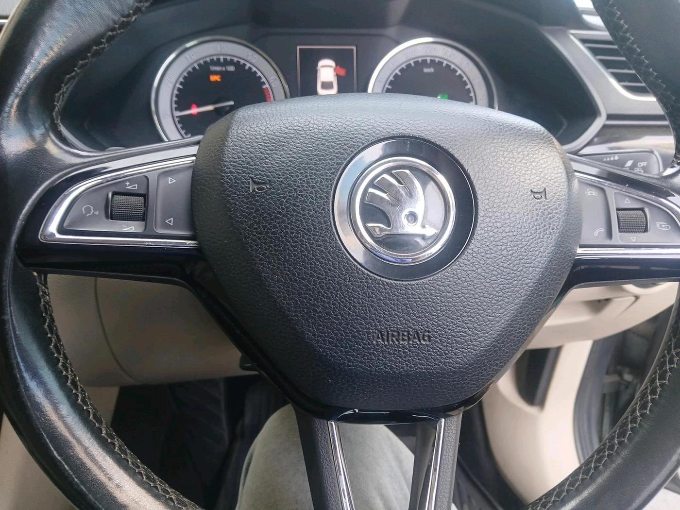 2016 Skoda Superb L&K 1.8 TSI AT, Petrol, Automatic, 73,035 km, interior