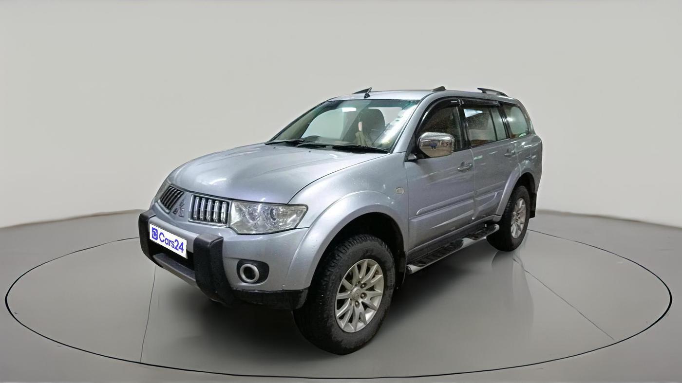 2012 Mitsubishi Pajero Sport 2.5 MT 4X4, Diesel, Manual, 1,34,789 km, exterior