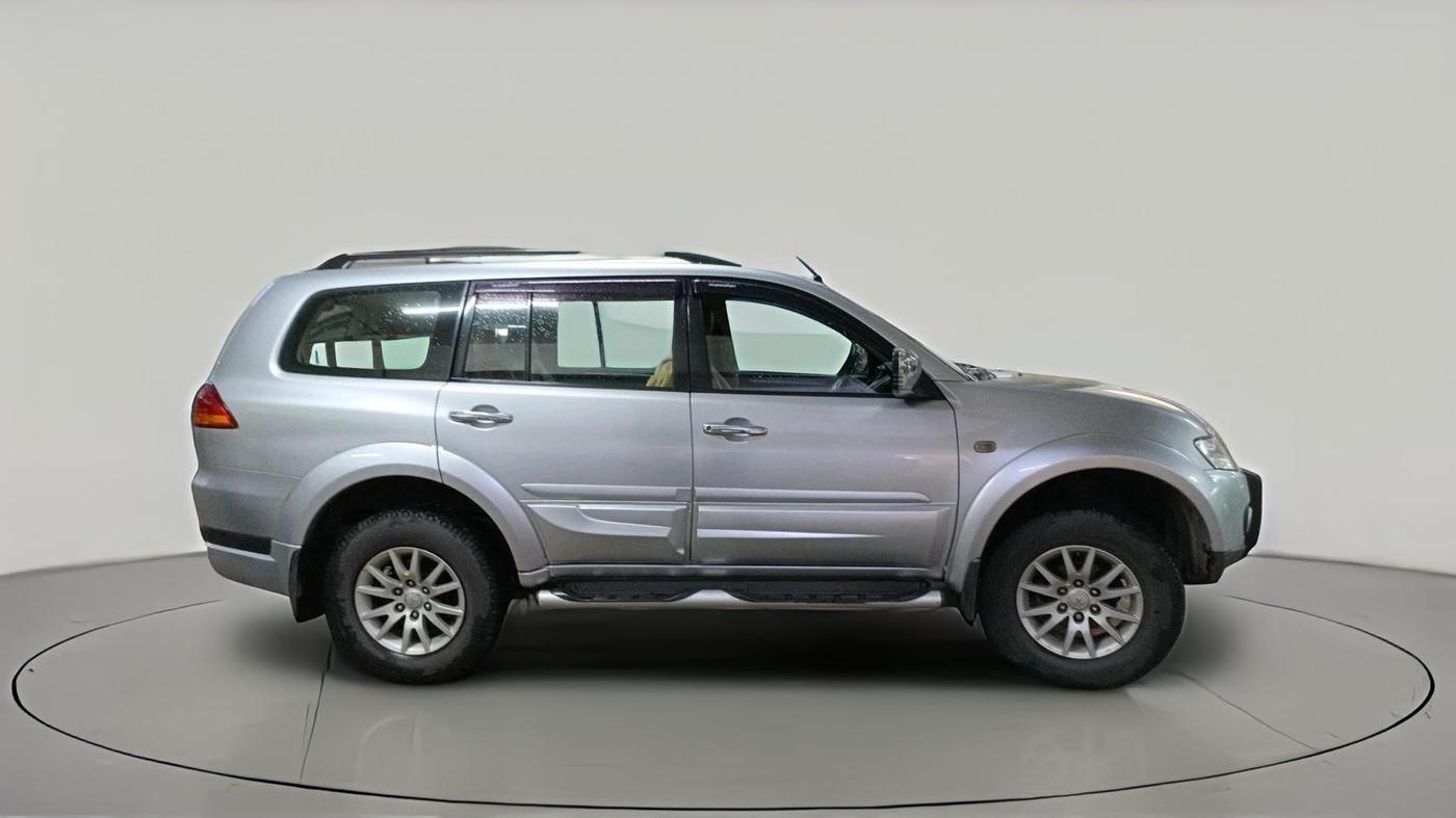 2012 Mitsubishi Pajero Sport 2.5 MT 4X4, Diesel, Manual, 1,34,789 km, exterior