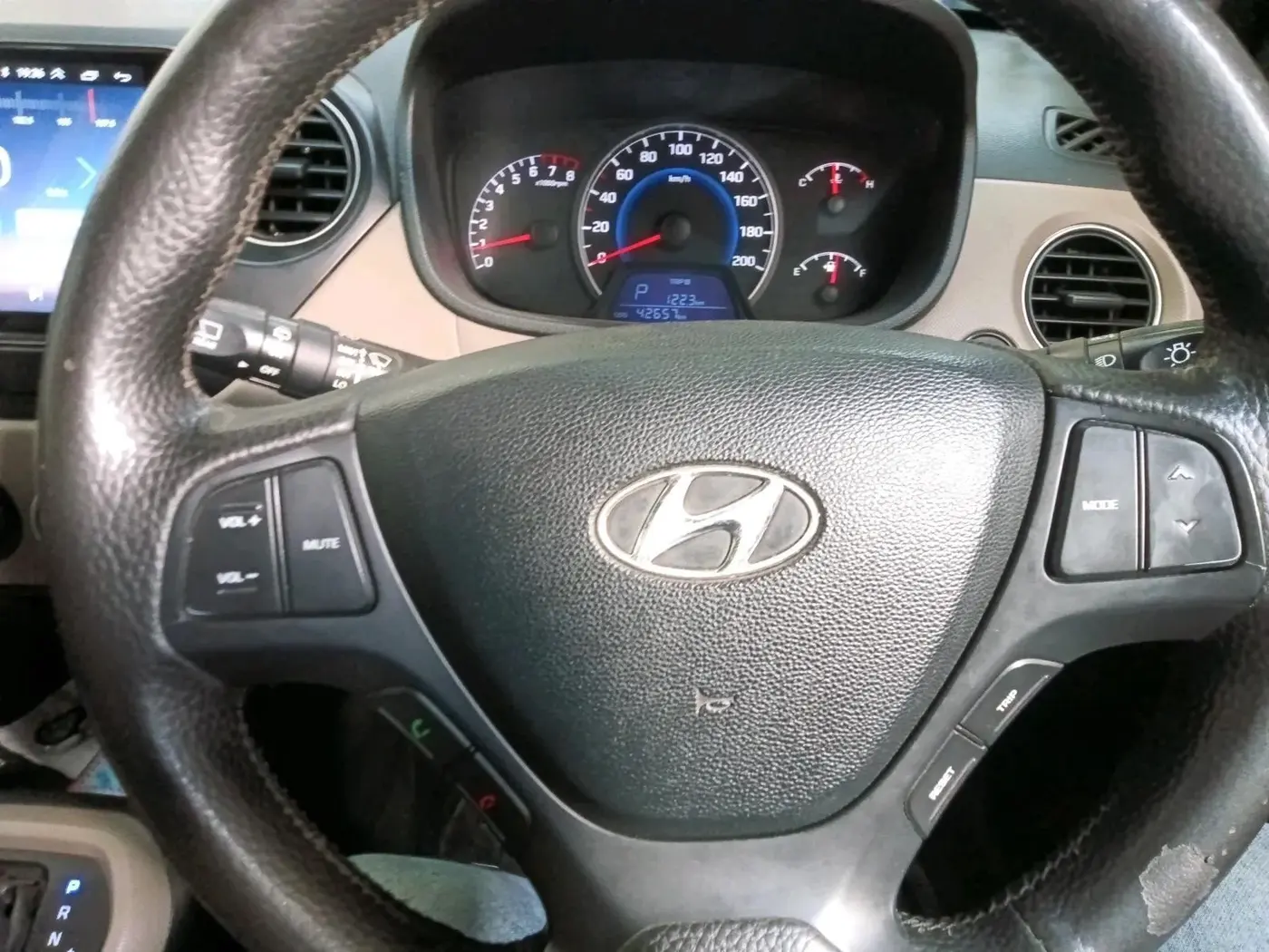 2013 Hyundai Grand i10 ASTA AT 1.2 KAPPA VTVT, CNG, Automatic, 42,657 km, interior