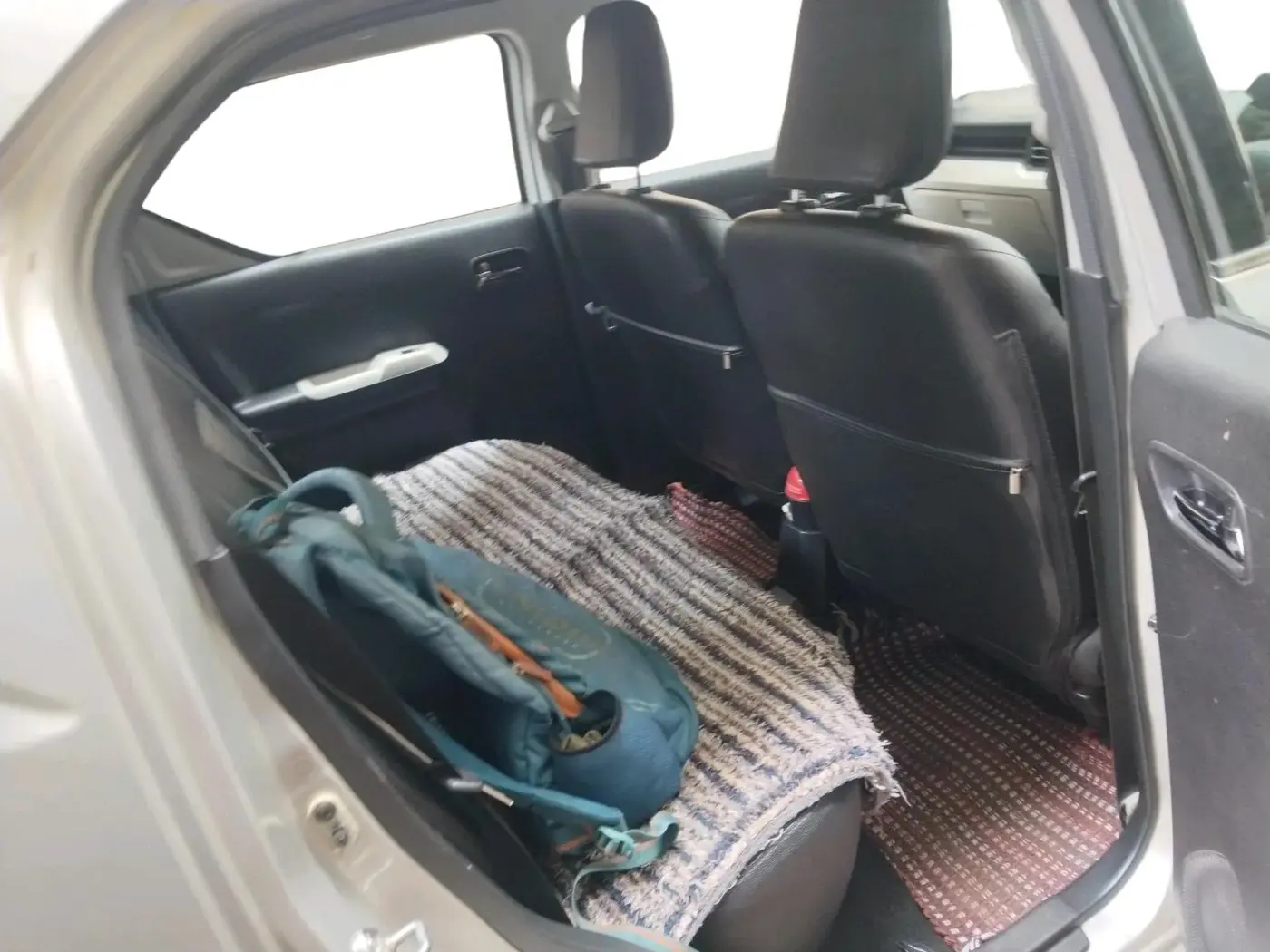 2017 Maruti IGNIS DELTA 1.2 AMT, CNG, Automatic, 1,21,712 km, interior