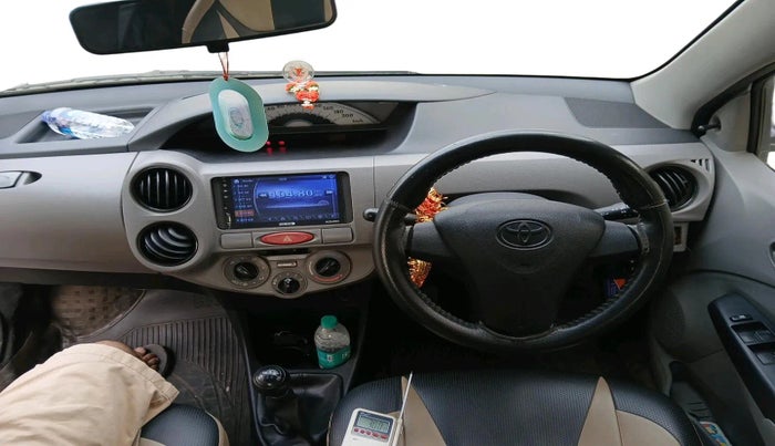 2011 Toyota Etios G, Petrol, Manual, 1,07,199 km, interior