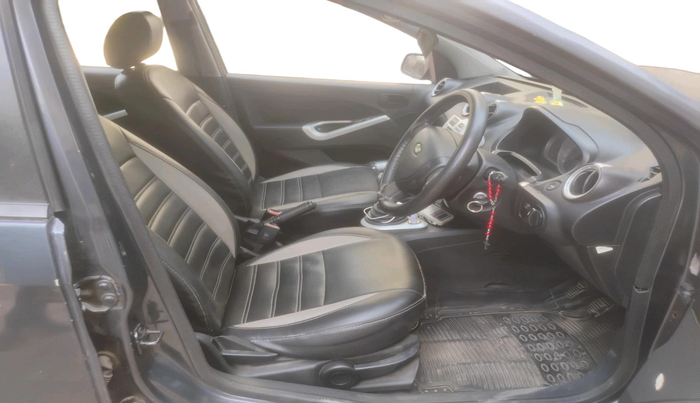 2011 Ford Figo ZXI 1.2 PETROL, Petrol, Manual, 1,04,586 km, interior