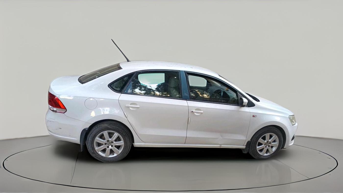 2011 Volkswagen Vento HIGHLINE 1.6 MPI, Petrol, Manual, 53,615 km, exterior