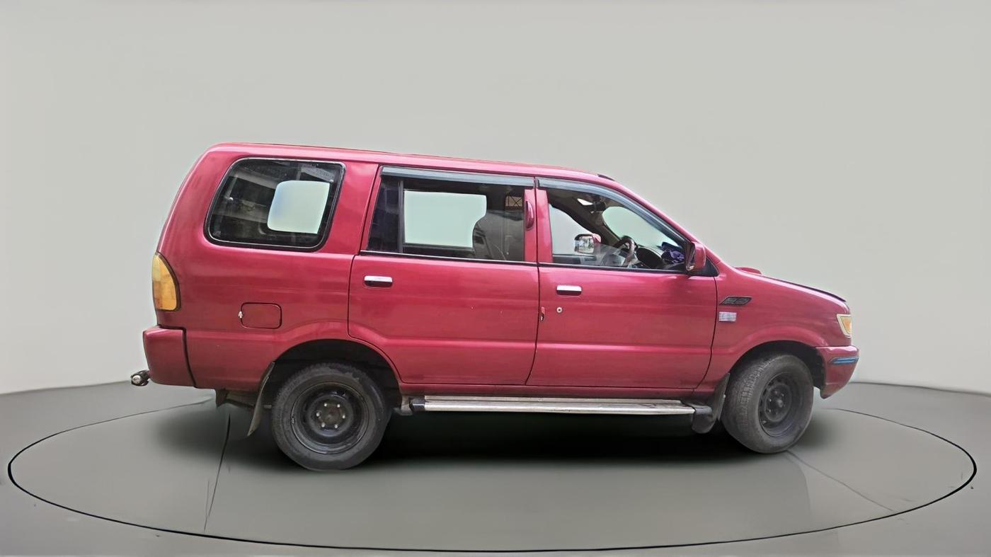 2012 Chevrolet Tavera NEO 3 LS 10 STR BS III, Diesel, Manual, 4,03,291 km, exterior