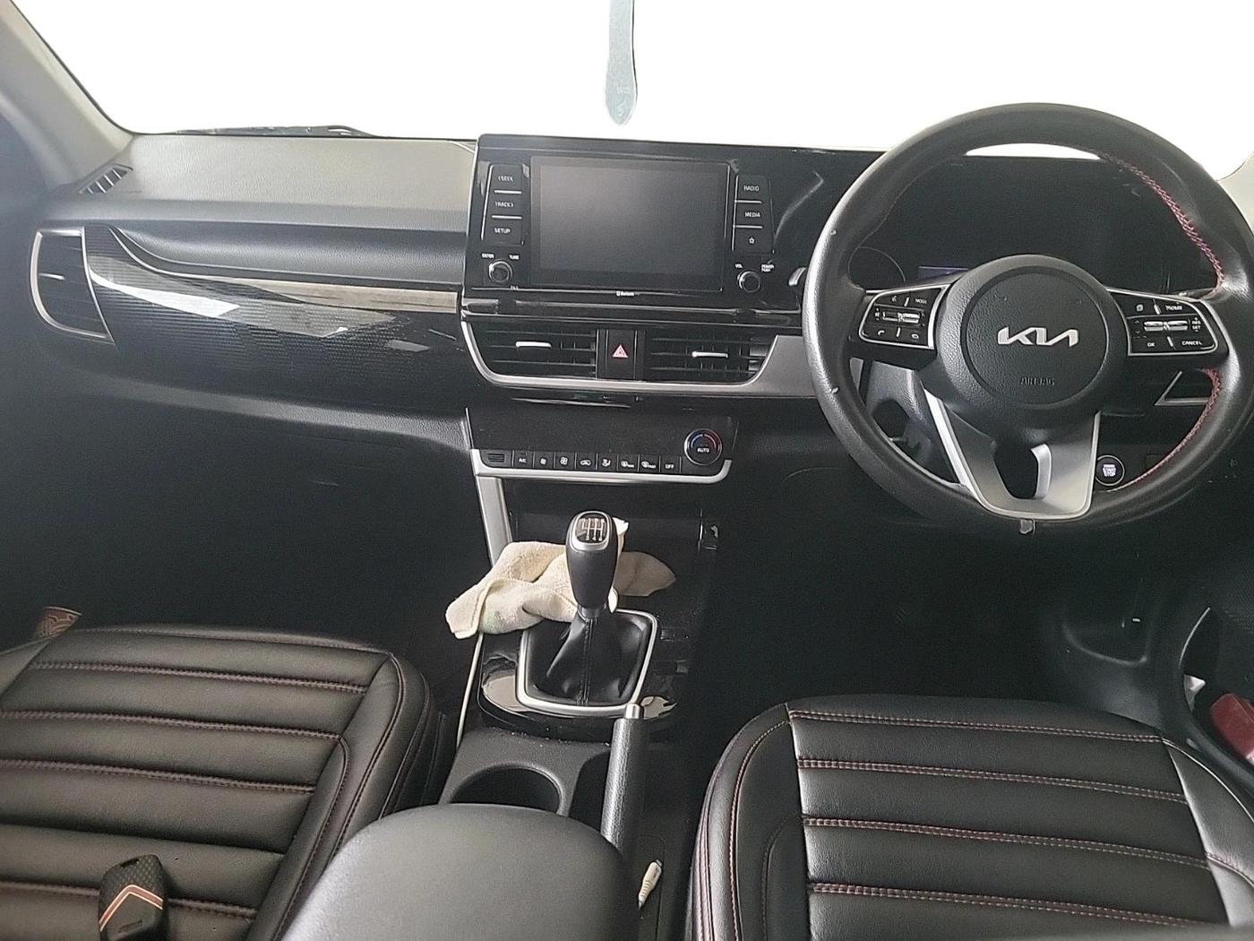 2022 KIA SELTOS HTK PLUS 1.5 IMT, Petrol, Manual, 30,298 km, interior