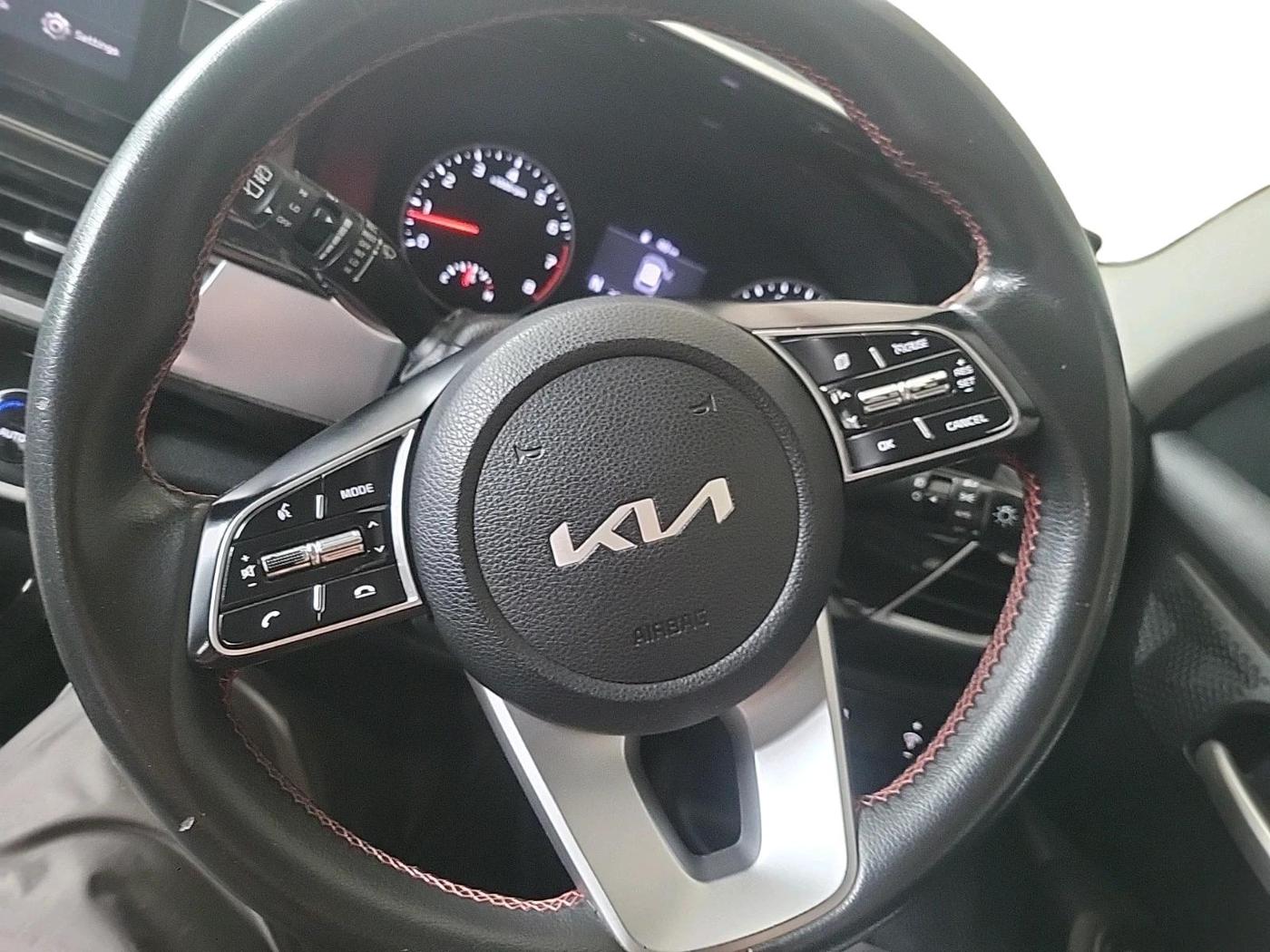 2022 KIA SELTOS HTK PLUS 1.5 IMT, Petrol, Manual, 30,298 km, interior