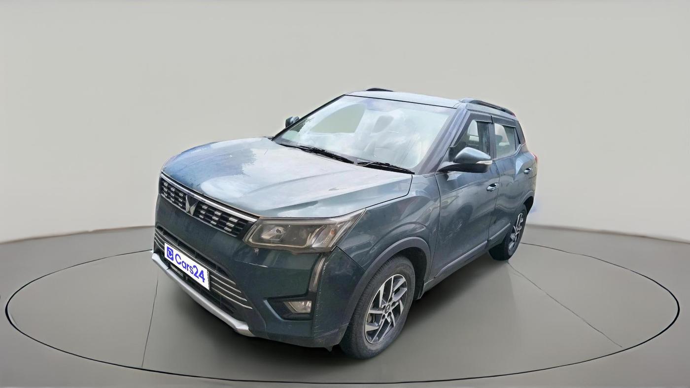 2022 Mahindra XUV300 W8 (O) 1.5 DIESEL, Diesel, Manual, 37,819 km, exterior
