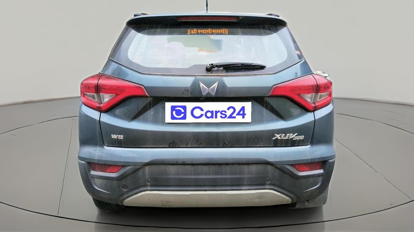 2022 Mahindra XUV300 W8 (O) 1.5 DIESEL, Diesel, Manual, 37,819 km, exterior