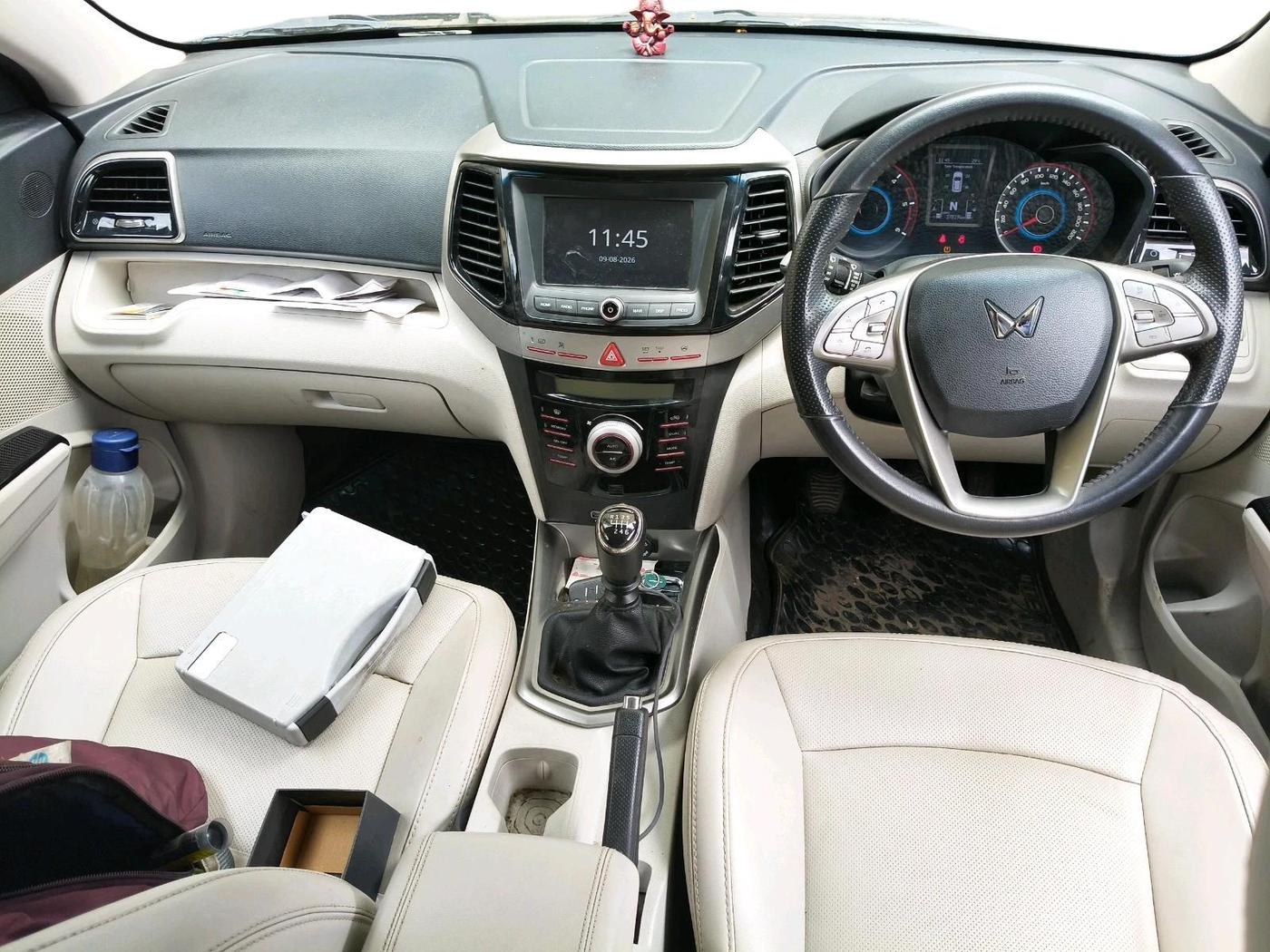 2022 Mahindra XUV300 W8 (O) 1.5 DIESEL, Diesel, Manual, 37,819 km, interior