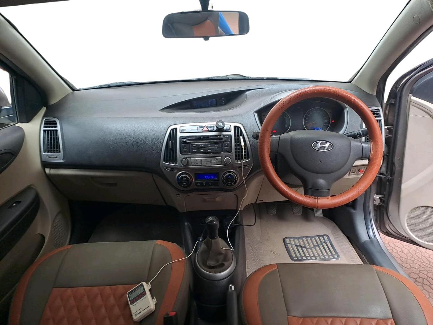 2013 Hyundai i20 MAGNA 1.2, Petrol, Manual, 78,575 km, interior