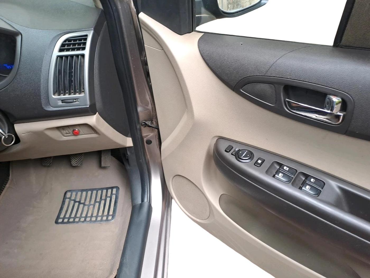 2013 Hyundai i20 MAGNA 1.2, Petrol, Manual, 78,575 km, interior