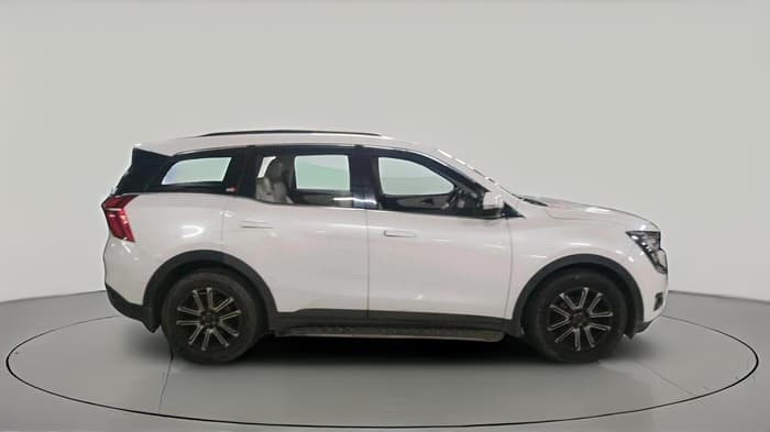 2021 Mahindra XUV700 AX 7 P MT 7 STR, Petrol, Manual, 31,740 km, exterior