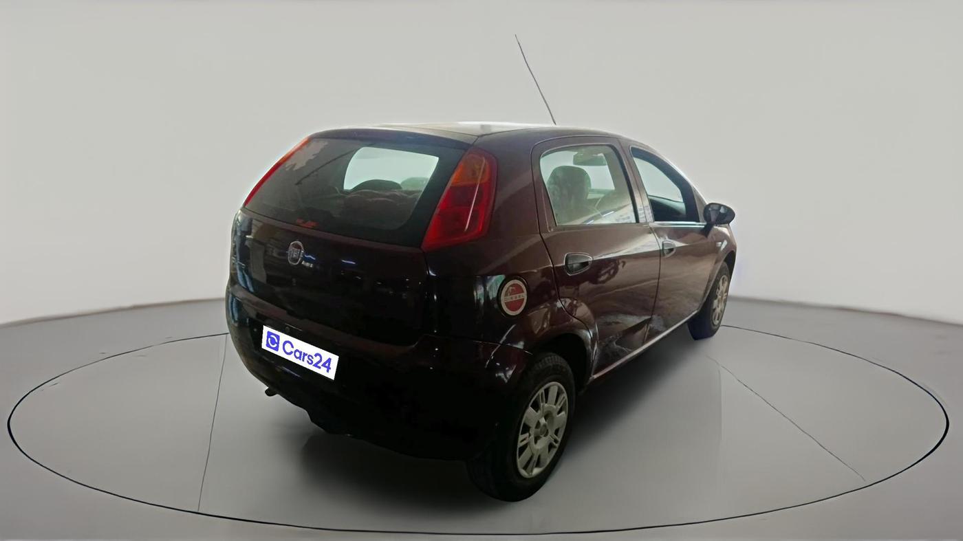 2013 Fiat Grand Punto DYNAMIC 1.3, Diesel, Manual, 1,39,706 km, exterior