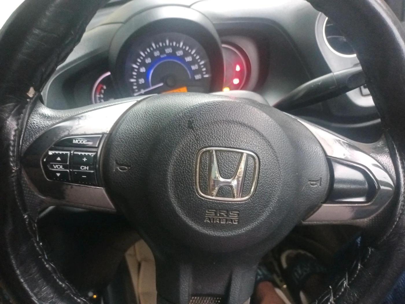 2015 Honda Brio VX MT, CNG, Manual, 1,28,217 km, interior