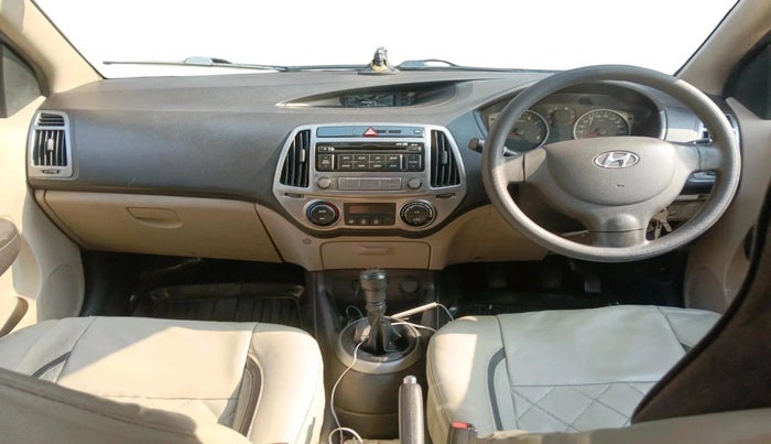2012 Hyundai i20 MAGNA 1.2, Petrol, Manual, 1,00,008 km, interior