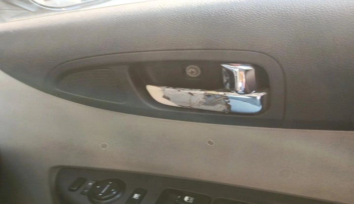 2012 Hyundai i20 MAGNA 1.2, Petrol, Manual, 1,00,008 km, interior