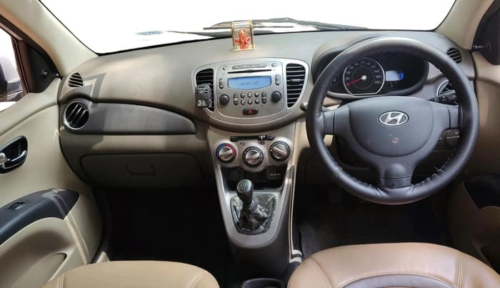 2014 Hyundai i10 SPORTZ 1.1, Petrol, Manual, 2,703 km, interior