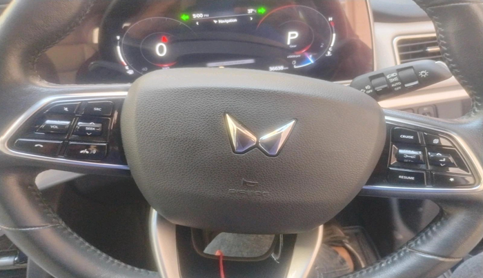 2022 Mahindra XUV700 AX 7 LUXURY D AT 7 STR, Diesel, Automatic, 36,638 km, interior