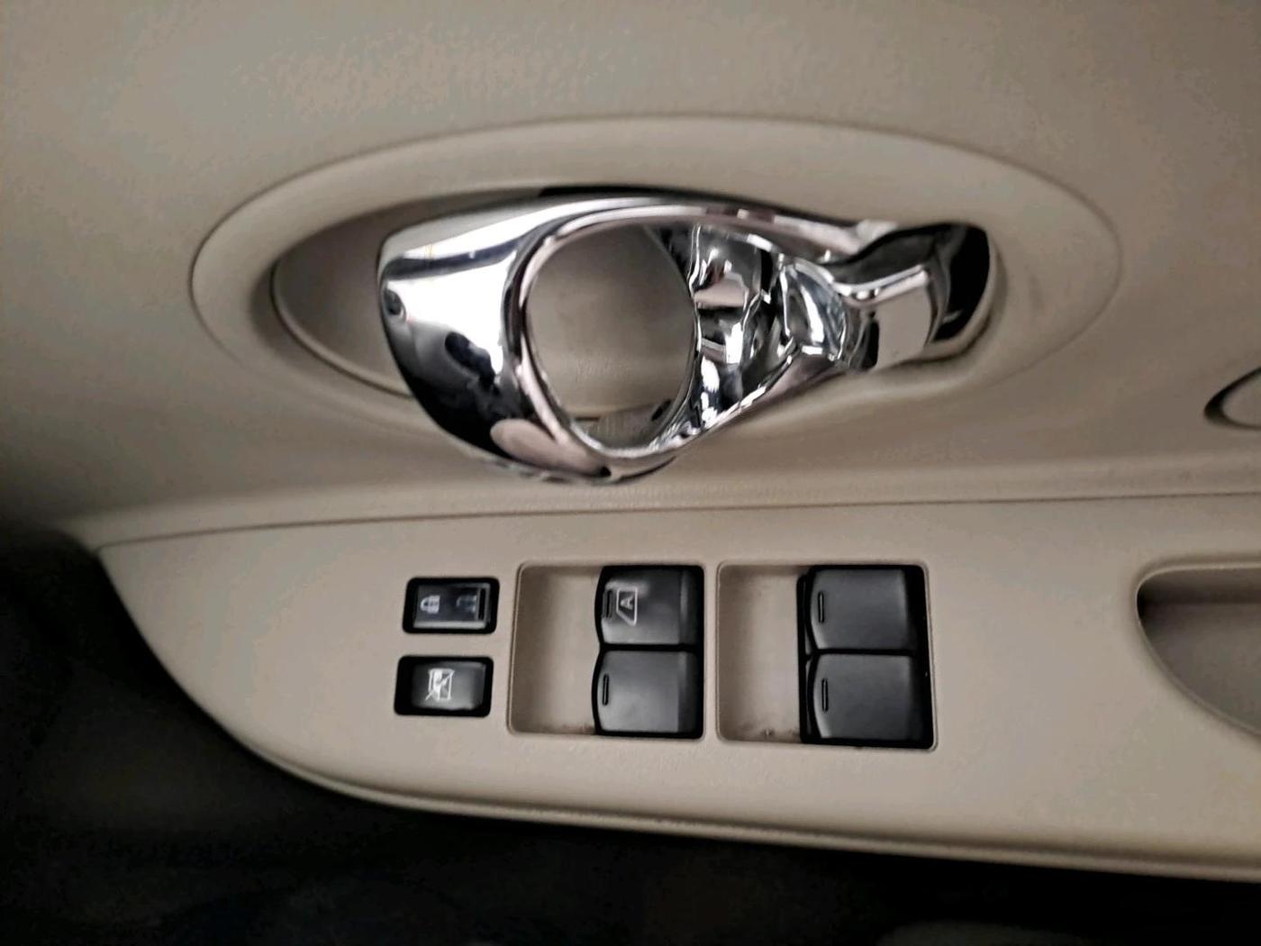 2015 Nissan Micra XL CVT, Petrol, Automatic, 66,622 km, interior