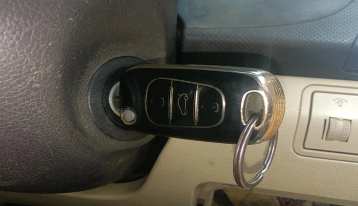 2013 Hyundai Verna FLUIDIC 1.6 CRDI SX, Diesel, Manual, 90,715 km, interior