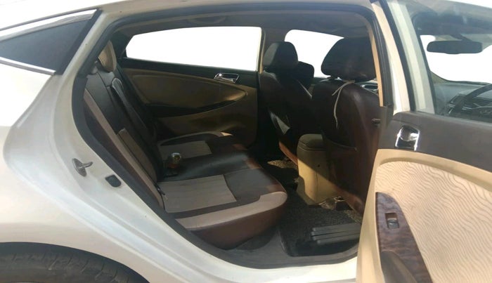 2013 Hyundai Verna FLUIDIC 1.6 CRDI SX, Diesel, Manual, 90,715 km, interior