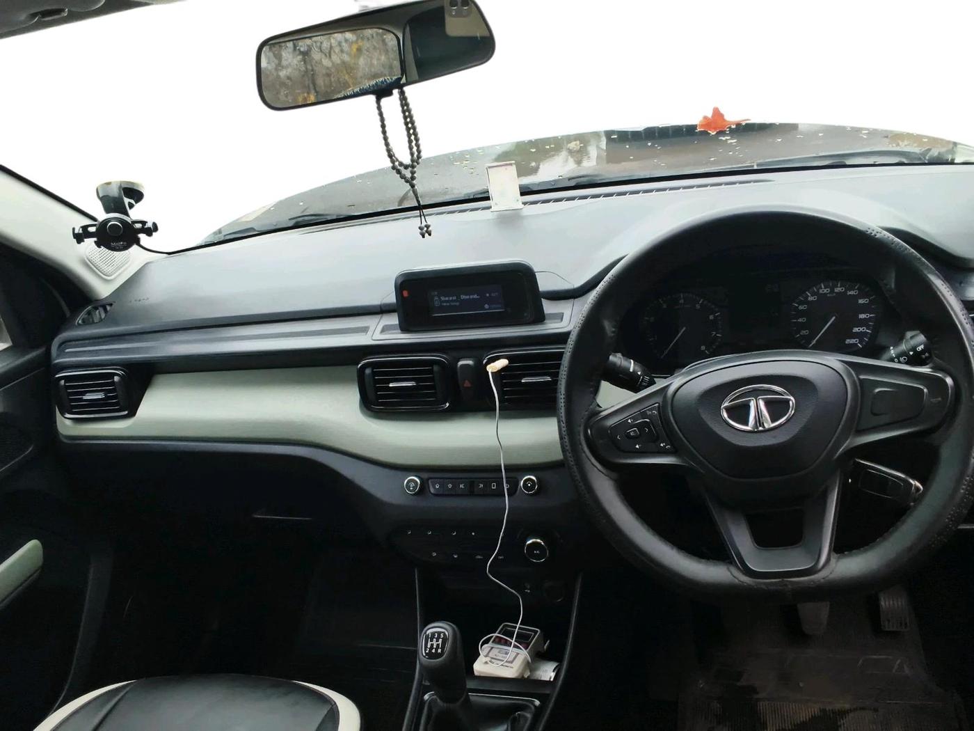 2022 Tata PUNCH ADVENTURE MT, Petrol, Manual, 16,686 km, interior