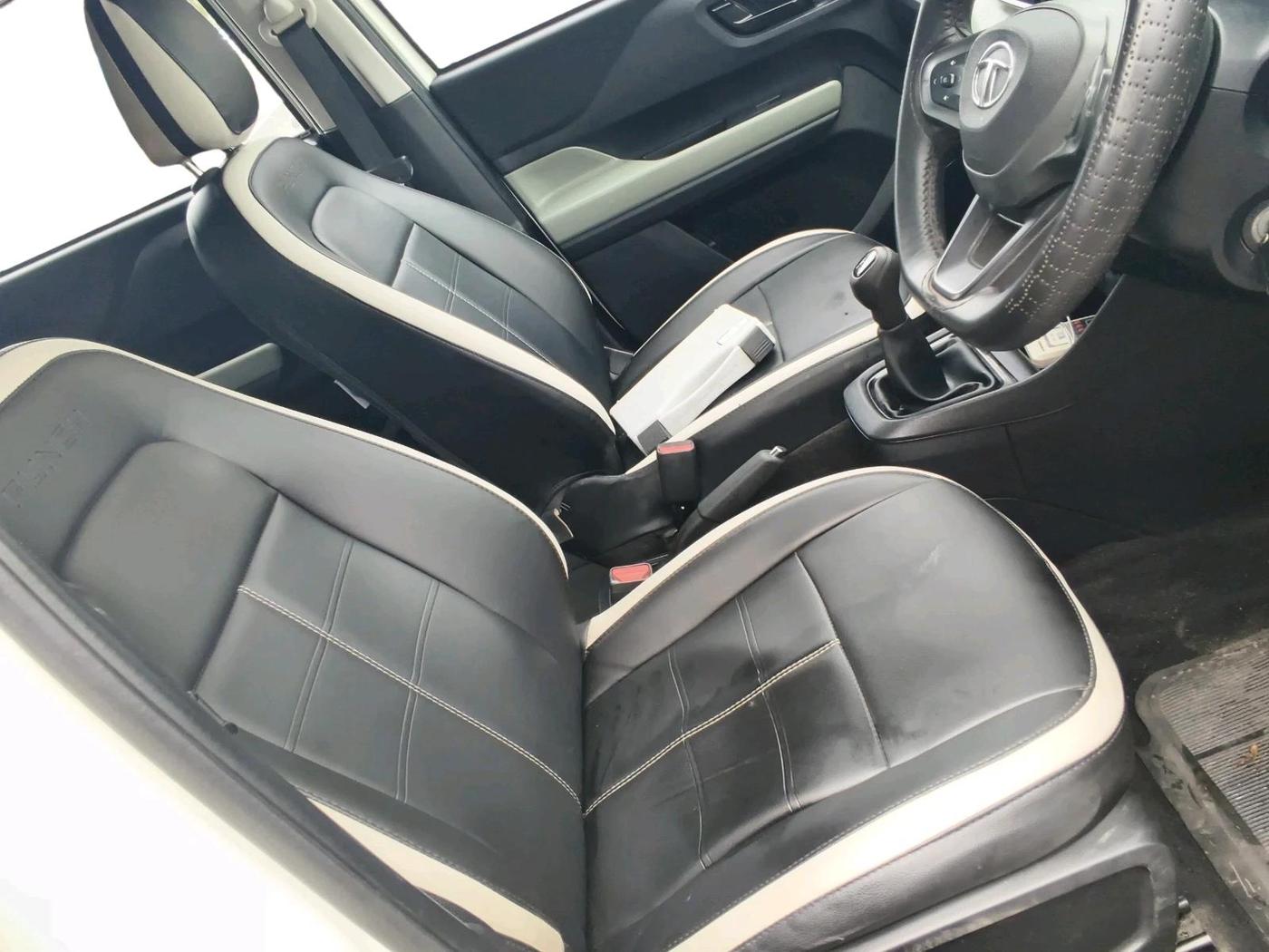 2022 Tata PUNCH ADVENTURE MT, Petrol, Manual, 16,686 km, interior