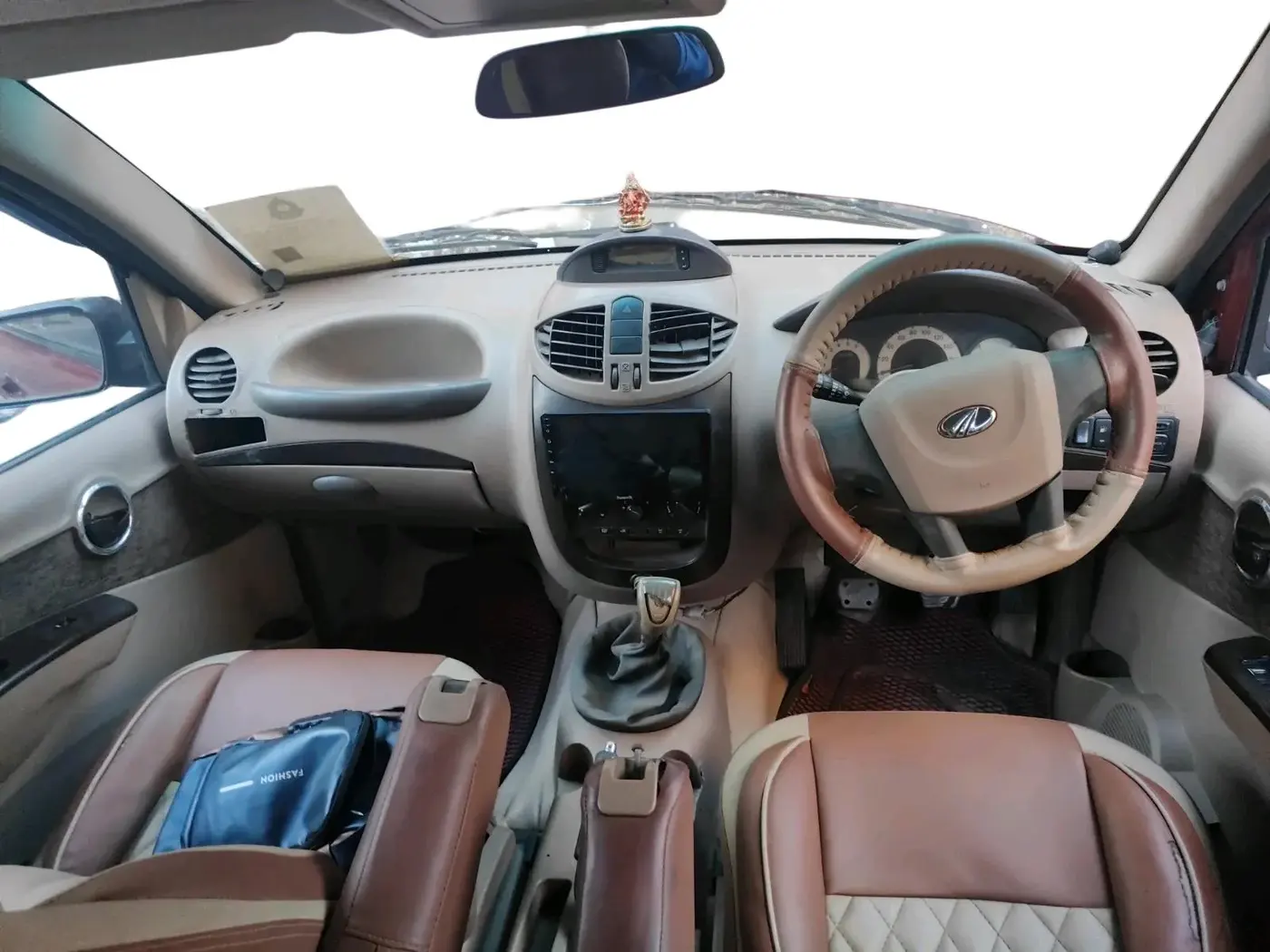 2009 Mahindra Xylo E8 BS III, Diesel, Manual, 1,75,620 km, interior
