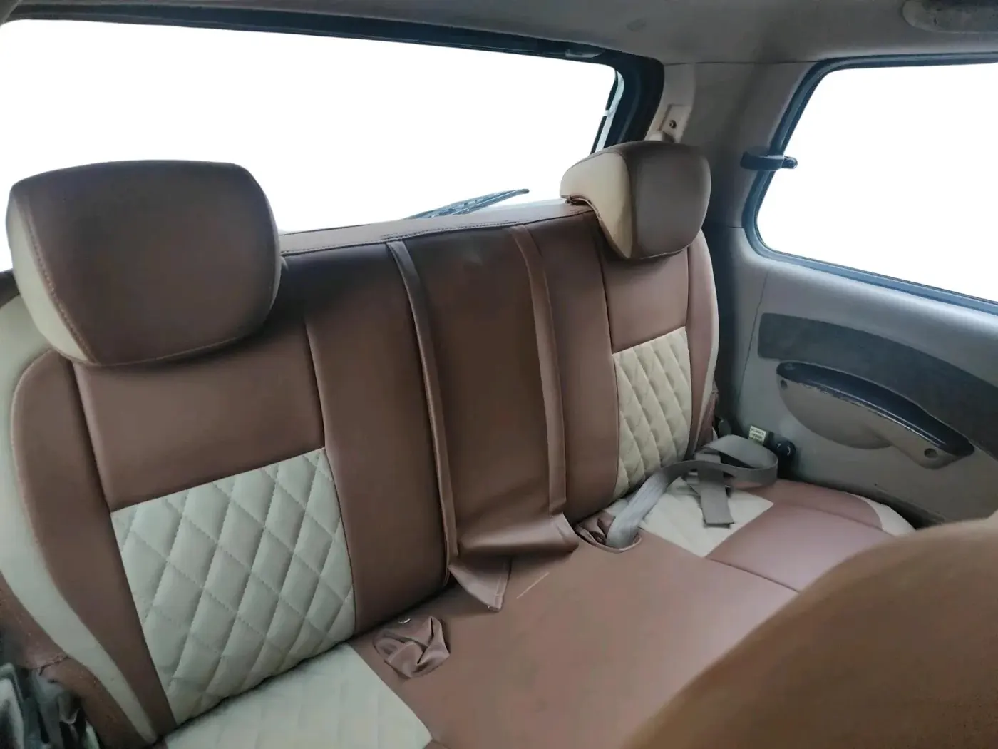 2009 Mahindra Xylo E8 BS III, Diesel, Manual, 1,75,620 km, interior