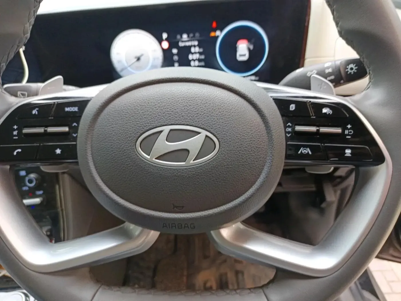 2025 Hyundai Creta Creta SX (O) 1.5 MPI IVT, Petrol, Automatic, 16,570 km, interior