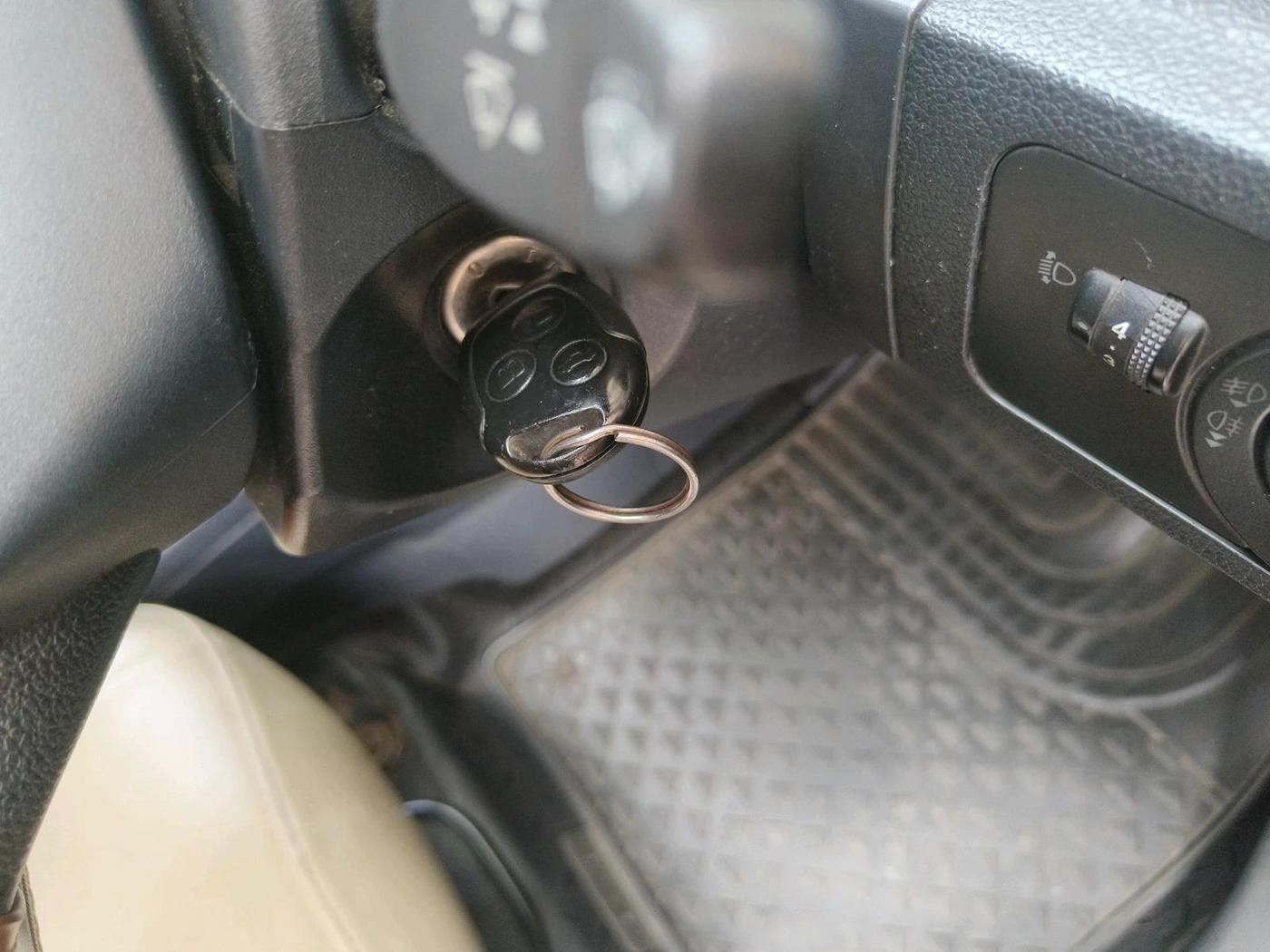 2011 Ford Fiesta ZXI 1.4 PETROL, Petrol, Manual, 1,22,380 km, interior