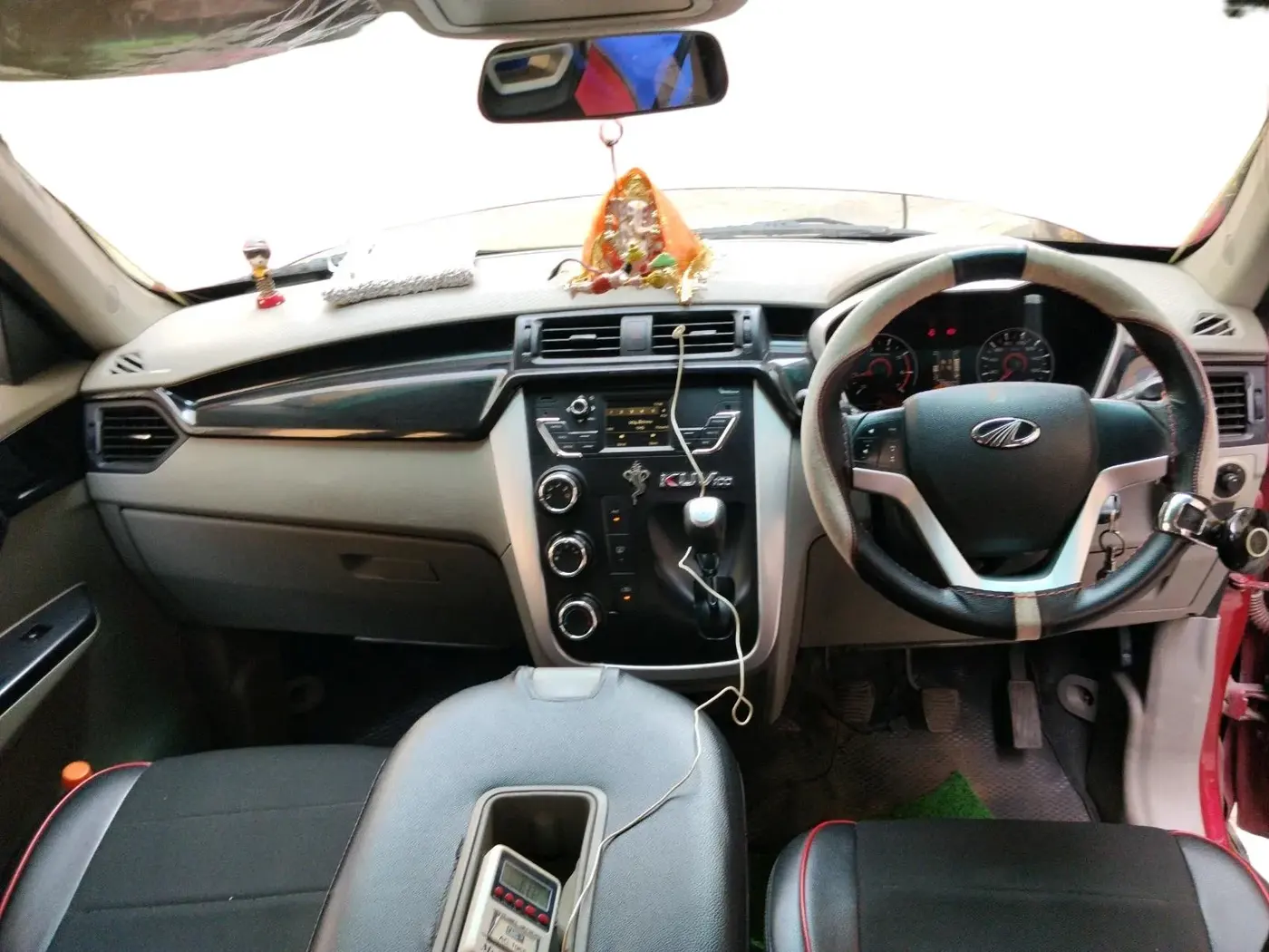 2017 Mahindra Kuv100 K6 PLUS 6 STR, Petrol, Manual, 38,607 km, interior