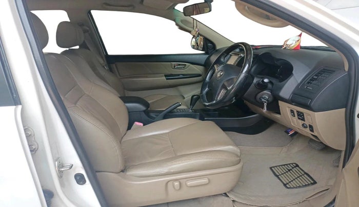 2014 Toyota Fortuner 3.0 4X2 AT, Diesel, Automatic, 1,15,223 km, interior